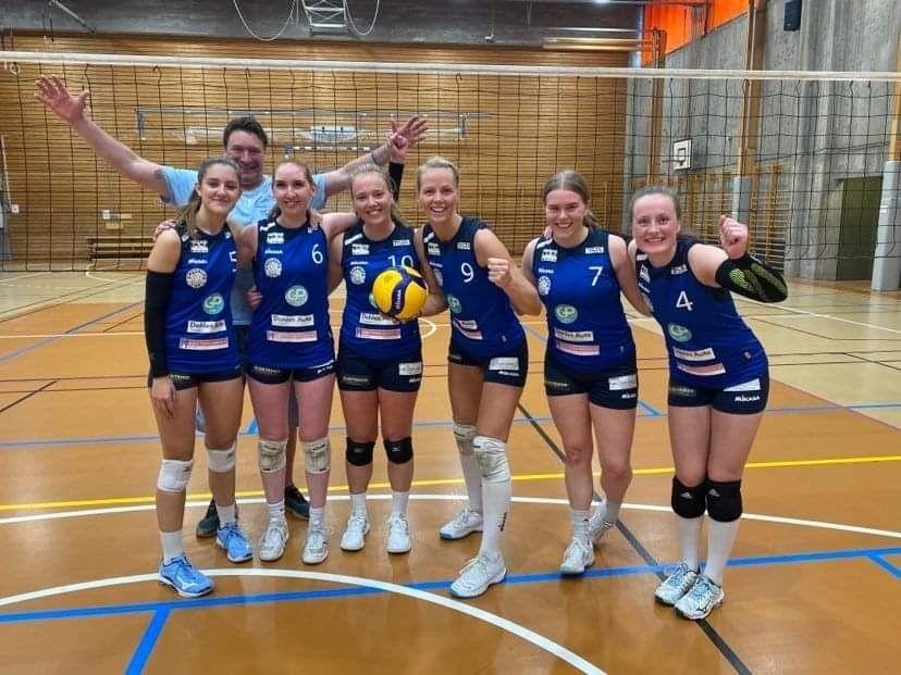 Damer 2. divisjon vinner stort i årets første kamper!