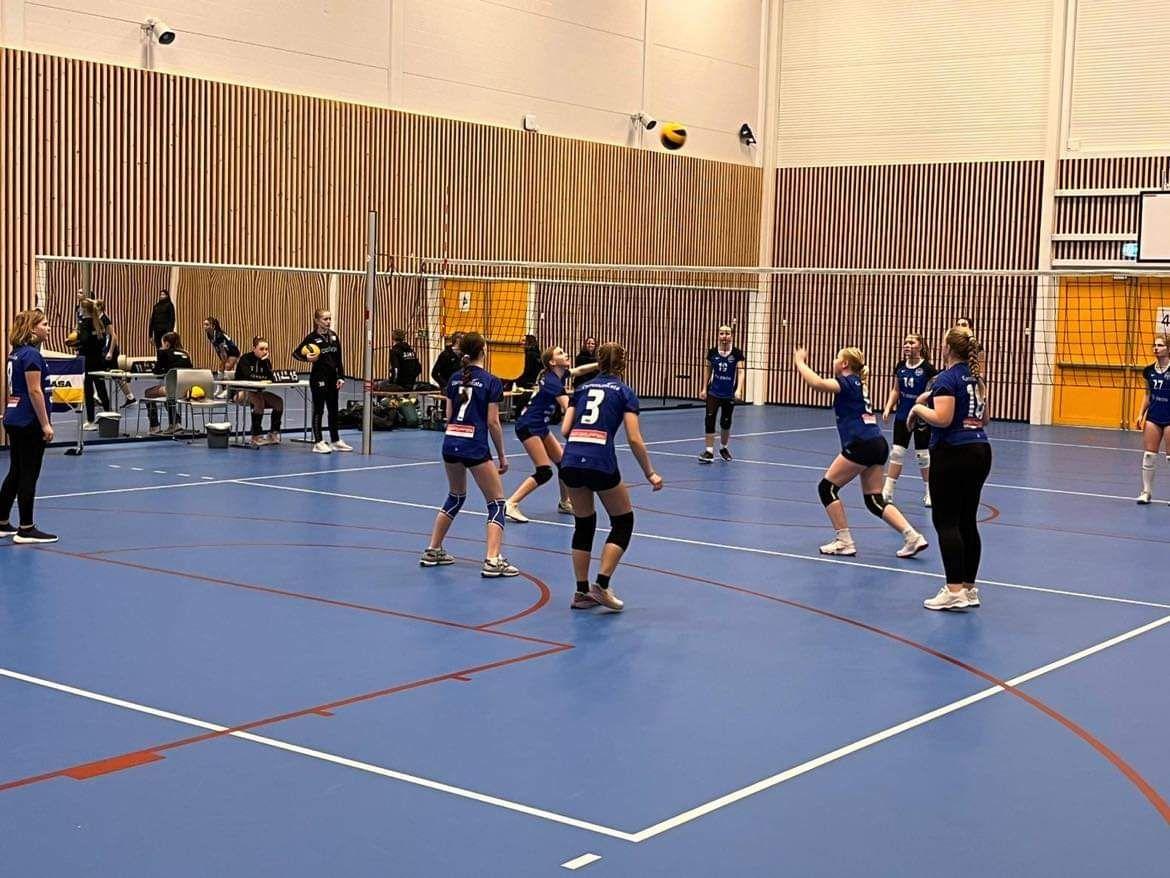 Jenter 15 Halden VBK Blå spilte 4 gode kamper